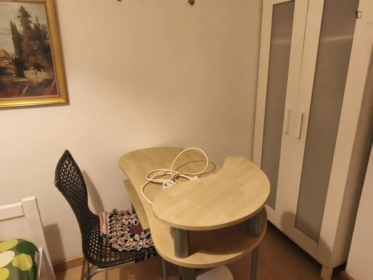 Dormitori de Apartament per a compartir en Vigo  amb Calefacció, Moblat i Forn
