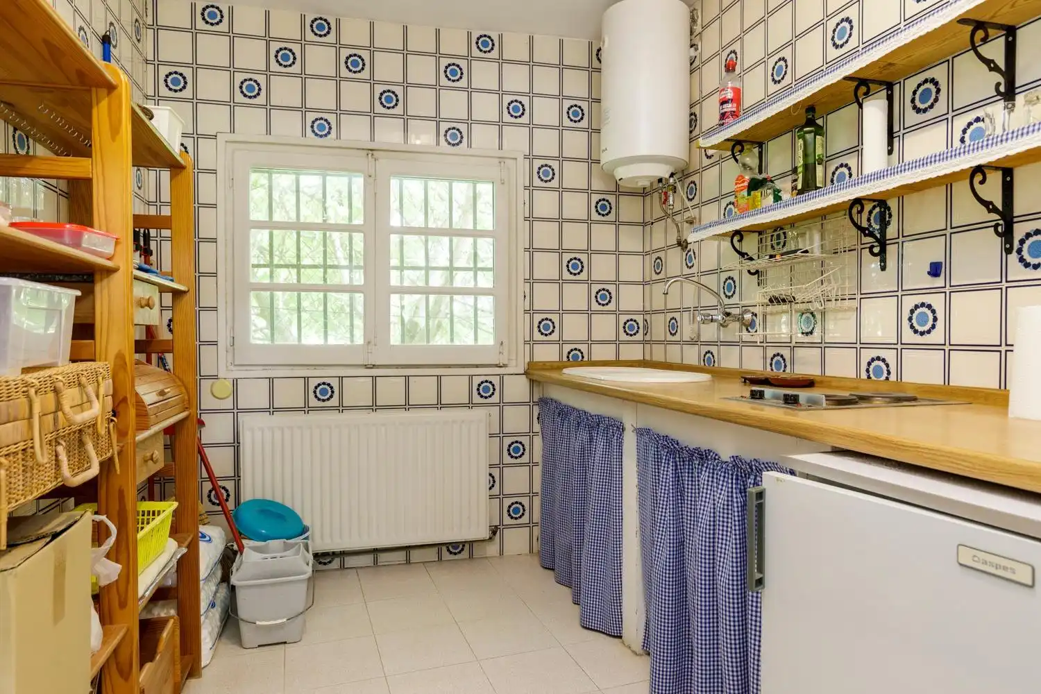 Cuina de Casa o xalet en venda en Zaragoza amb Aire condicionat, Calefacció i Jardí privat