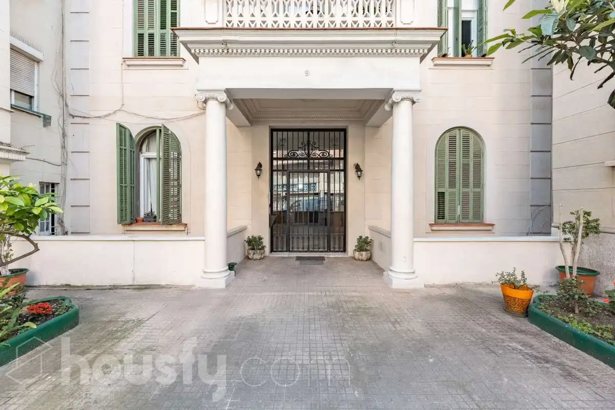 Vista exterior de Piso en venta en Barcelona con Amueblado