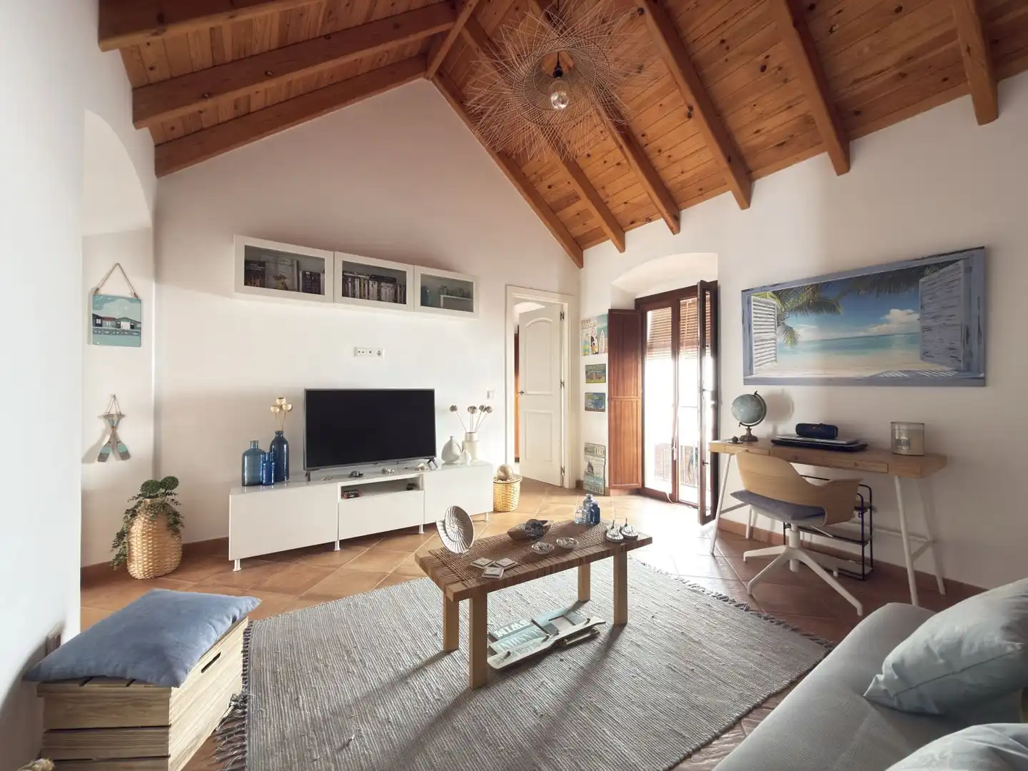 Sala d'estar de Casa o xalet en venda en Estepona amb Aire condicionat, Terrassa i Balcó