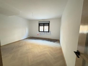Piso con ascensor en venta en Valdepeñas