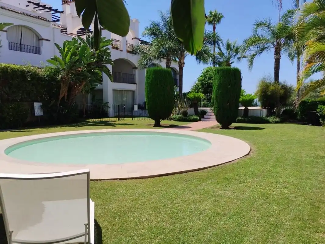 Jardí de Planta baixa en venda en Marbella amb Aire condicionat, Calefacció i Jardí privat