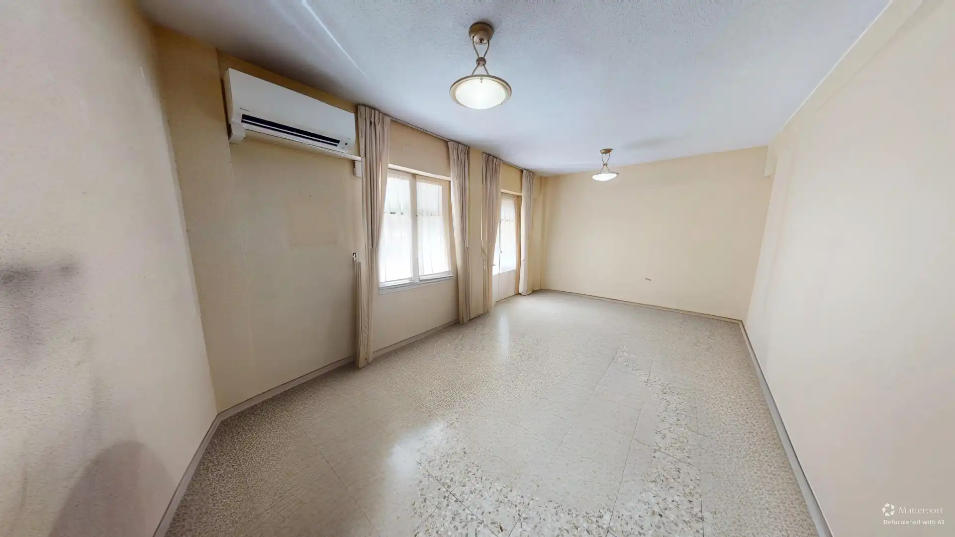 Flat for sale in Alicante / Alacant  with Air Conditioner and Furnished