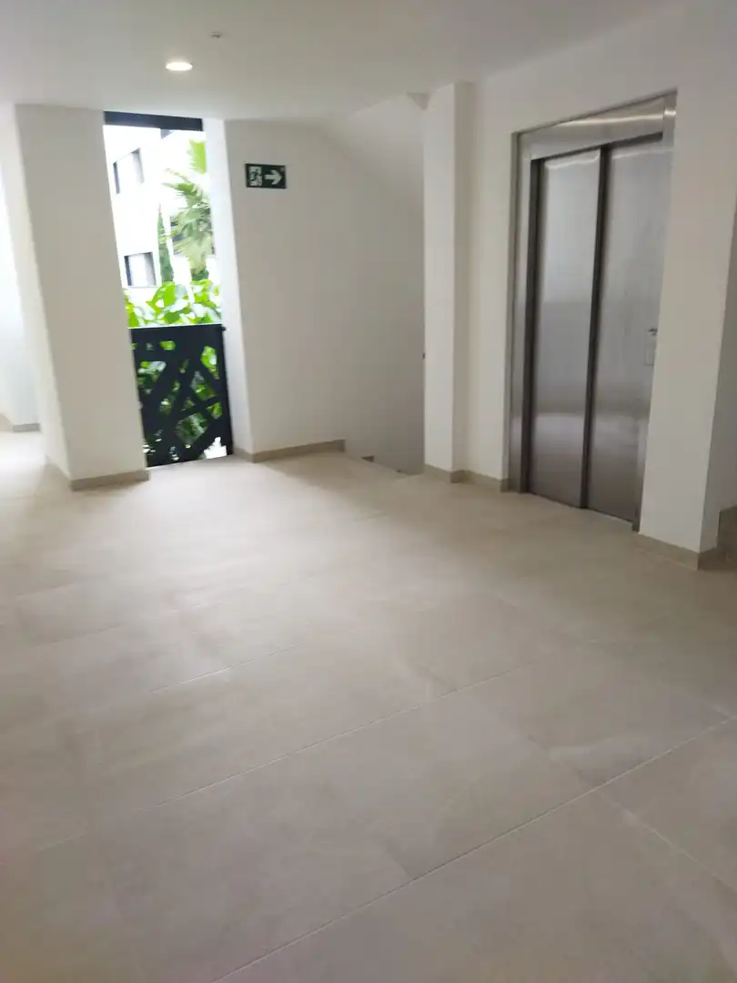 Apartament de lloguer en Estepona amb Aire condicionat, Terrassa i Traster