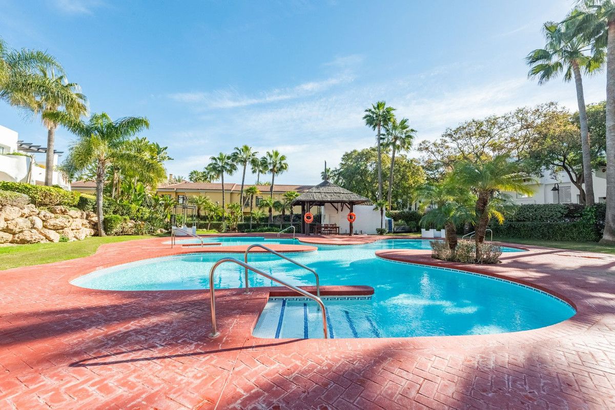 Piscina de Àtic en venda en Marbella amb Aire condicionat, Terrassa i Traster