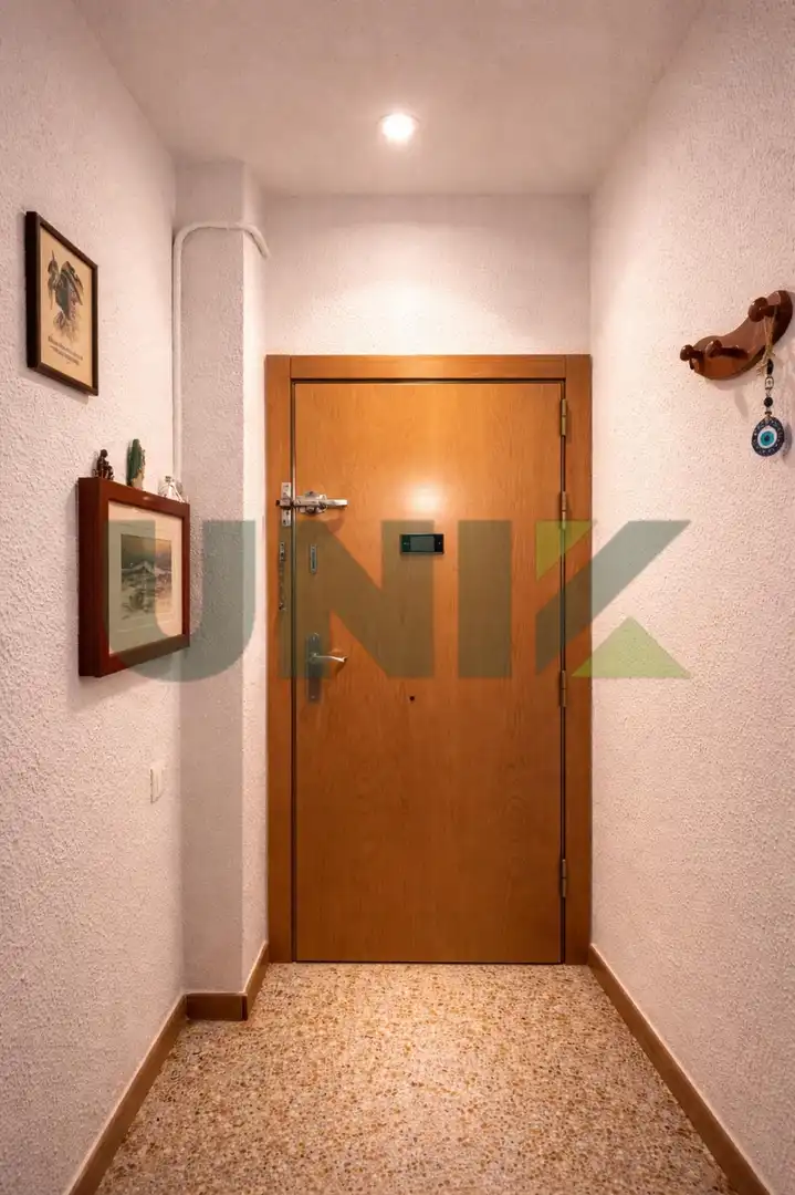 Wohnung zum Verkauf in Barcelona mit Klimaanlage und Terrasse