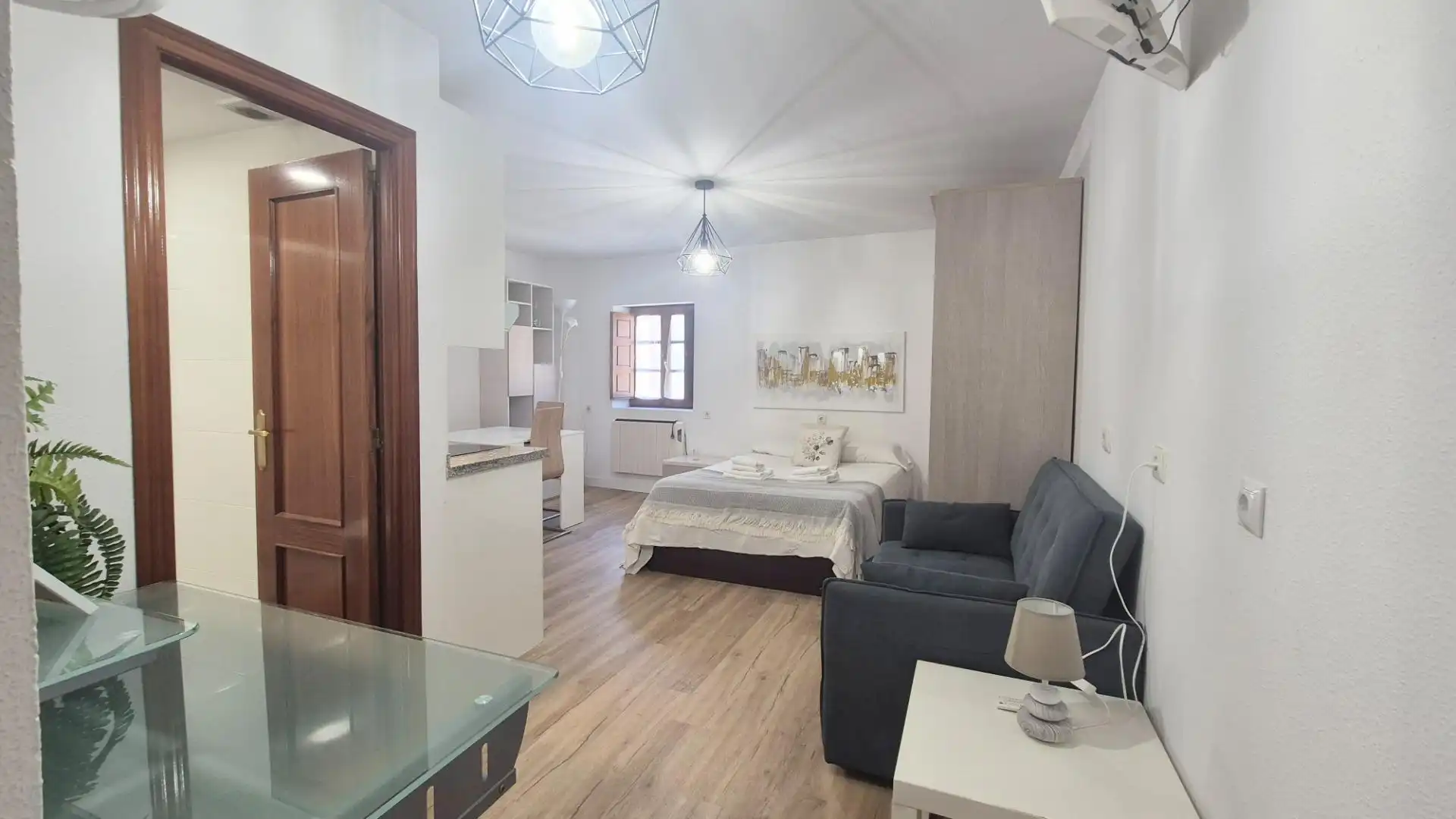 Bedroom of Study for rent in Salamanca  with Heating, Furnished and Balcony