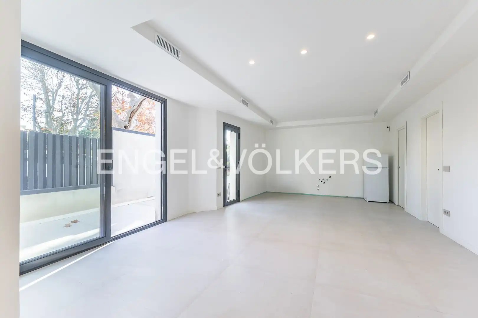 Vista exterior de Casa o chalet en venta en Sant Cugat del Vallès con Calefacción, Jardín privado y Parquet