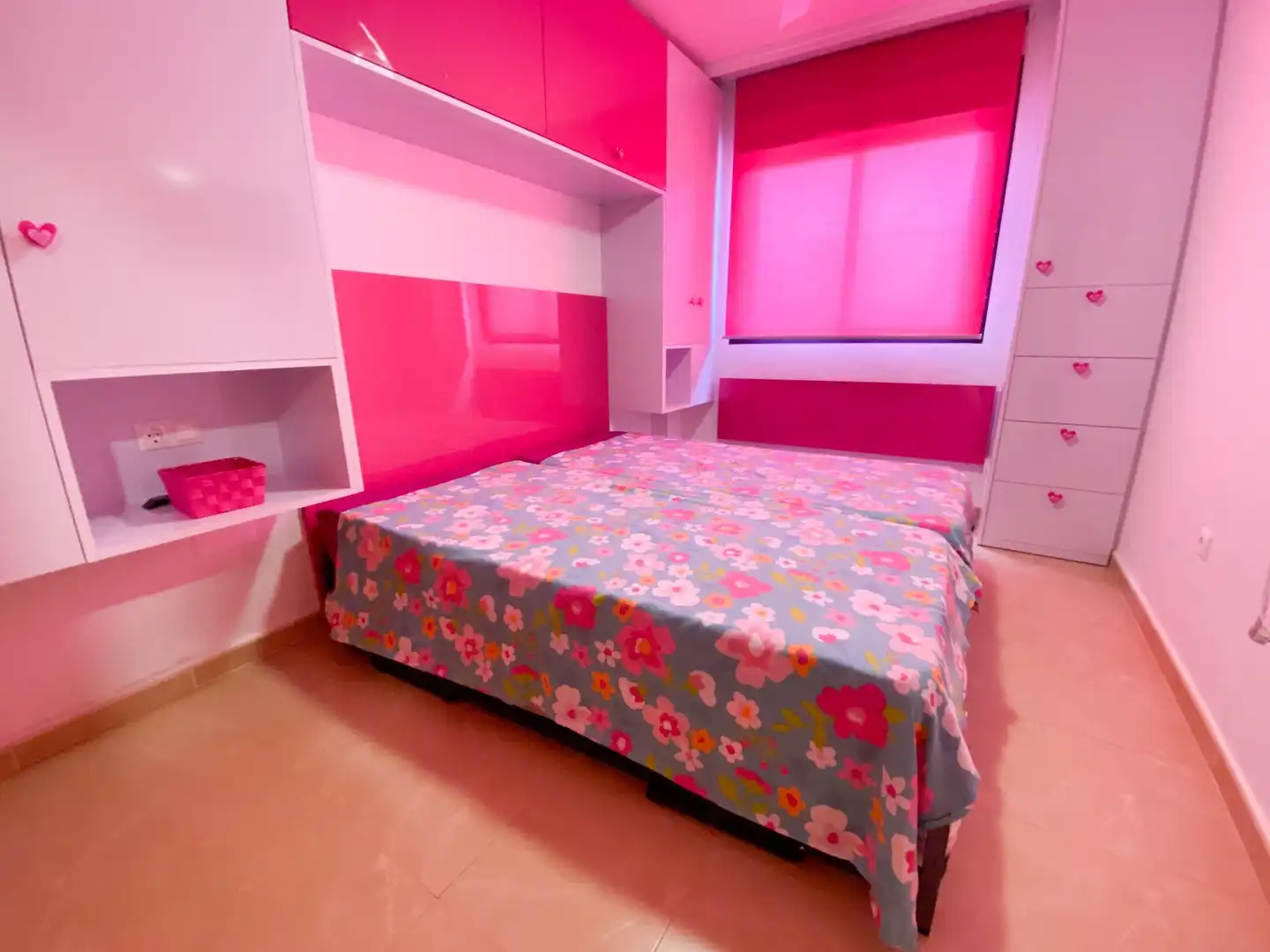 Habitación de Apartamento de alquiler en Orihuela con Aire acondicionado, Calefacción y Terraza