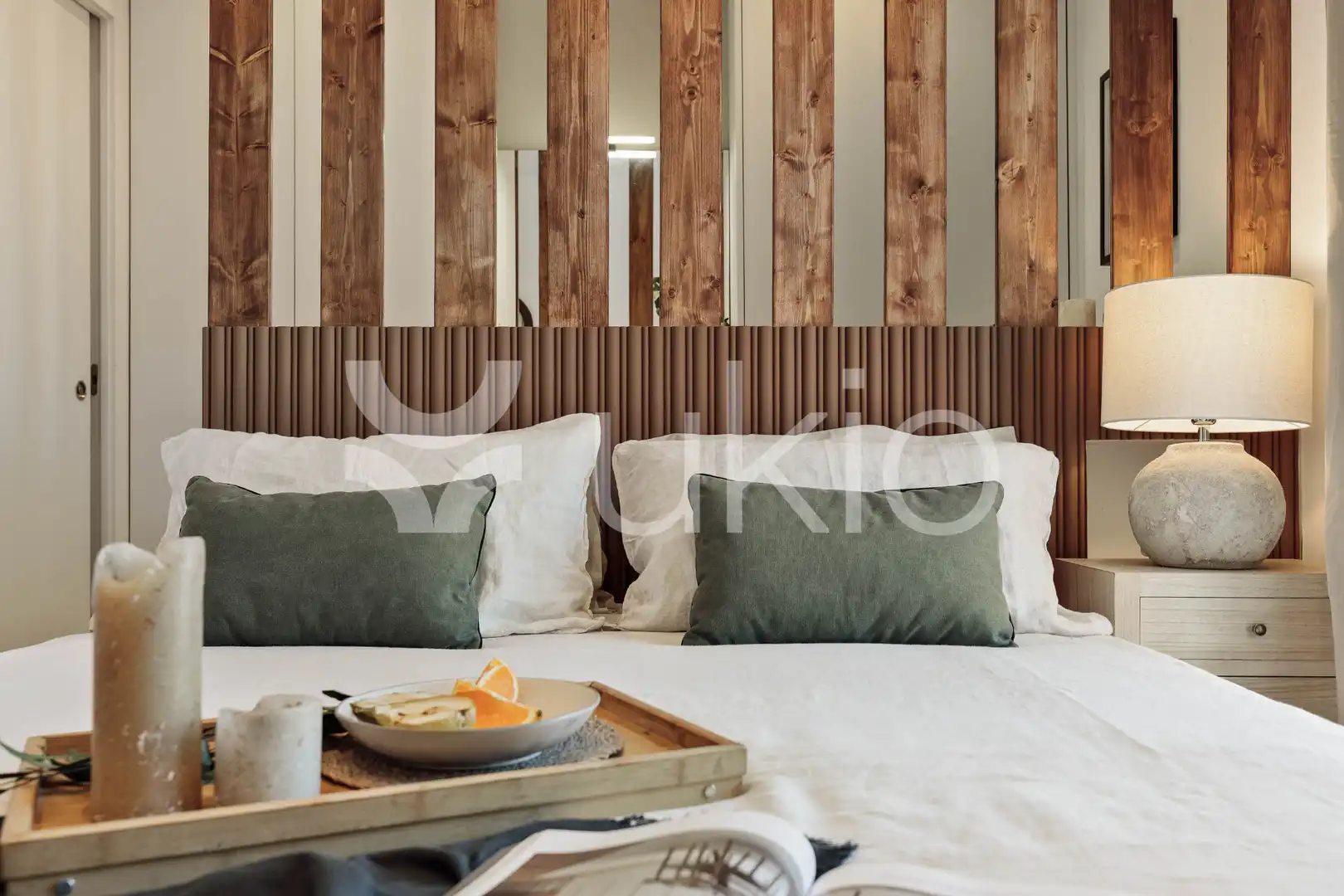 Dormitori de Apartament de lloguer en Barcelona amb Aire condicionat, Calefacció i Moblat