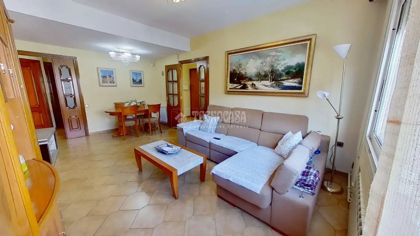 Living room of Flat for sale in Sabadell  with Air Conditioner, Furnished and Balcony