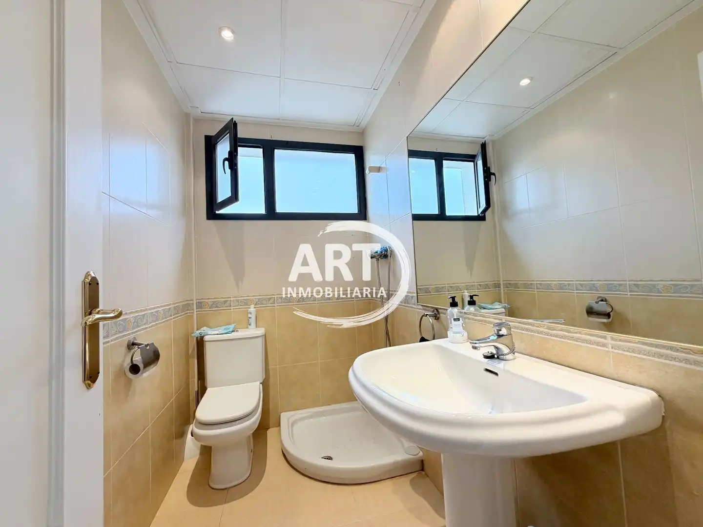 Baño de Casa o chalet en venta en Chiva con Calefacción, Jardín privado y Terraza