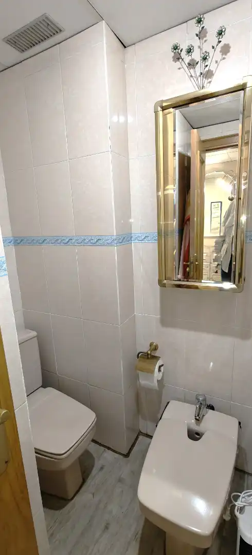 Bathroom of Flat for sale in Zaragoza  with Air Conditioner, Heating and Parquet flooring