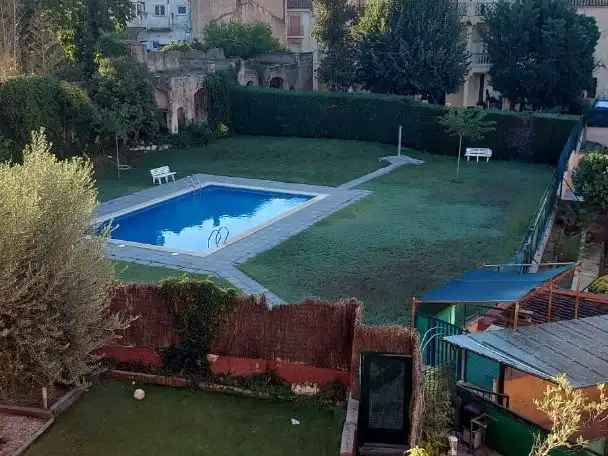 Pis amb piscina en venda a Carrer Montseny 45