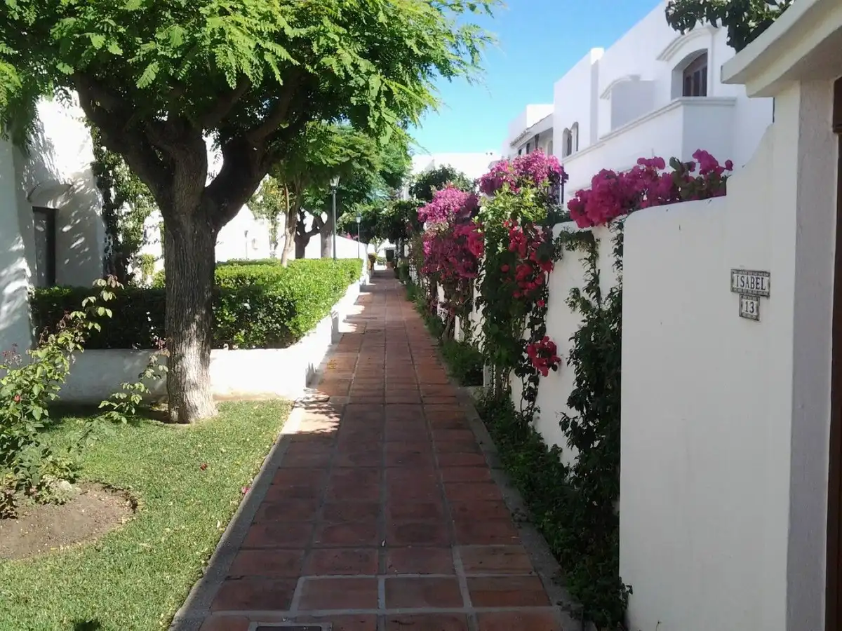 Reihenhaus mit Pool zum Verkauf in Calle Patricia, imagen 4