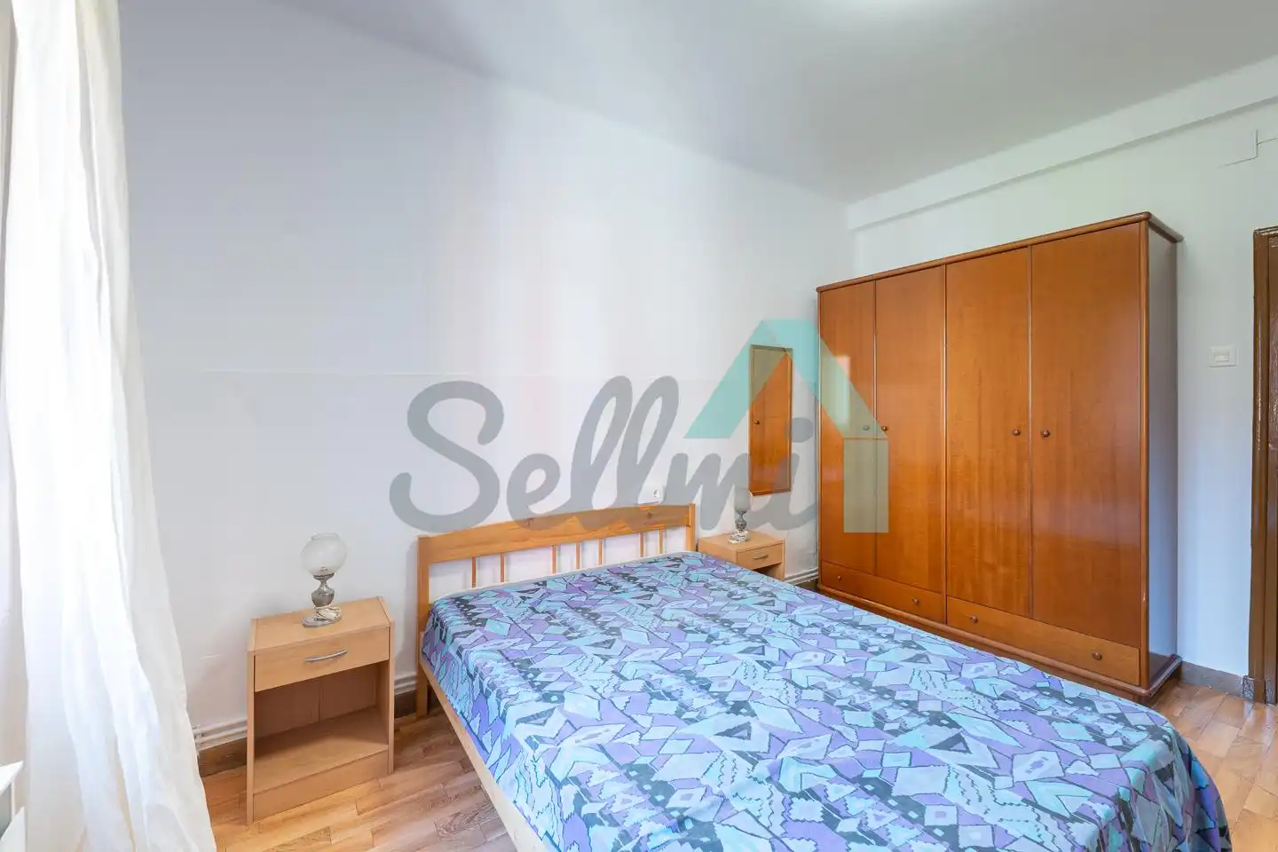 Habitación de Piso de alquiler en Oviedo  con Calefacción y Amueblado