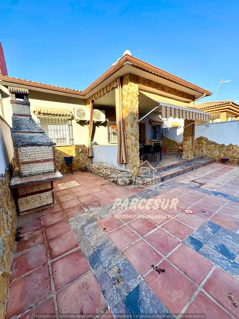 Casa con piscina en venta en Periurbano Oeste - Sierra