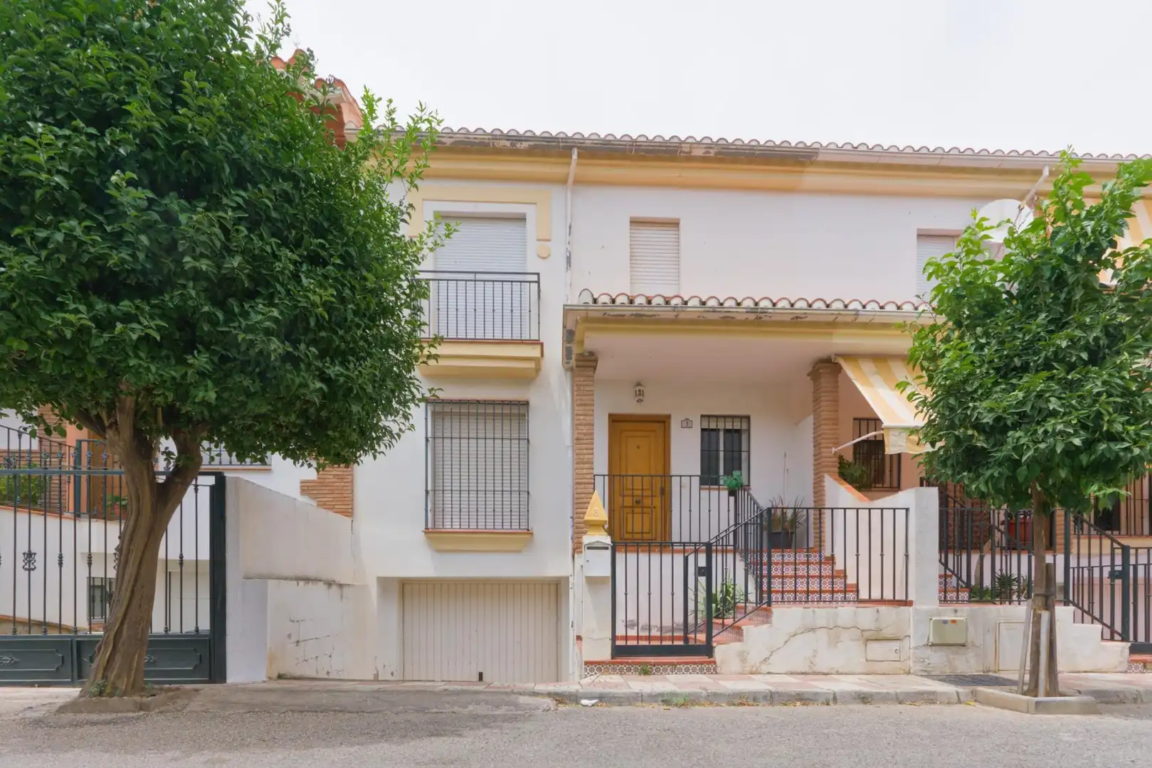 Exterior view of Detached homes for sale in Cúllar Vega  with Heating and Storage room