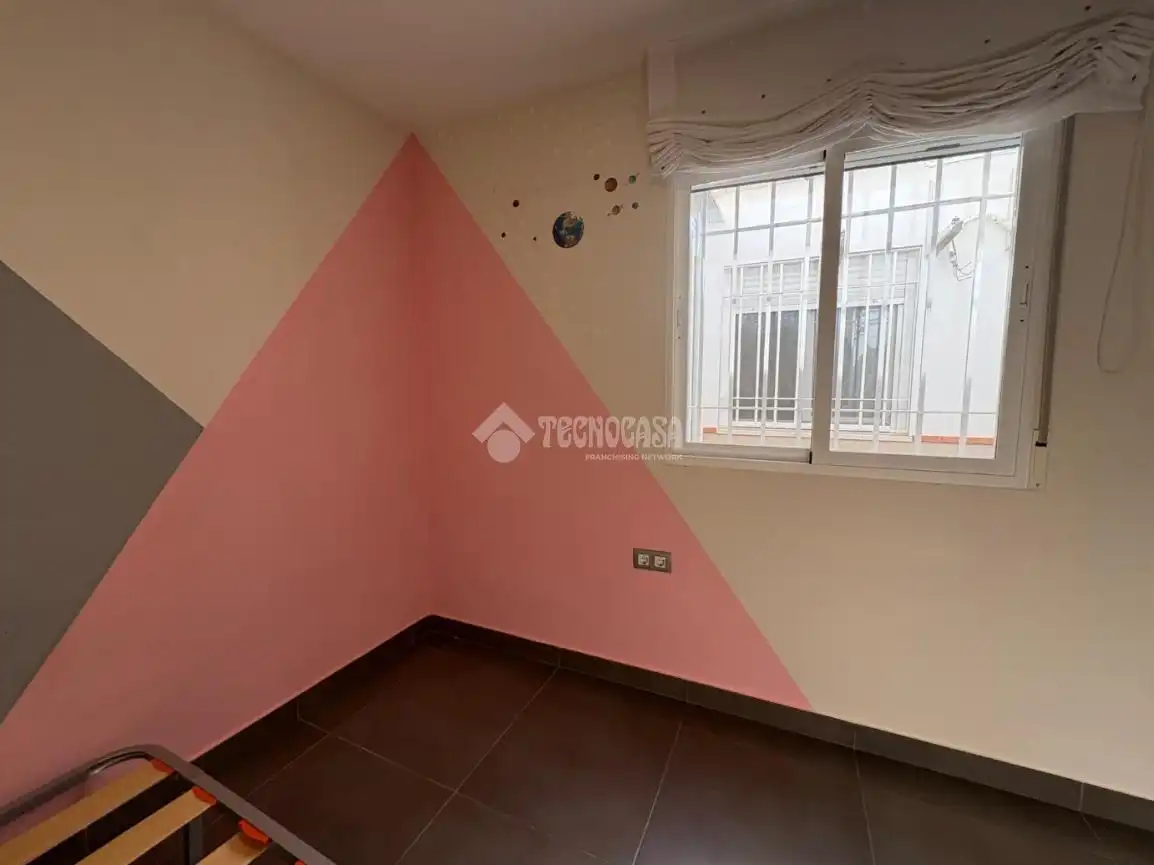 Piso en venta en C. Virgen de Tíscar, San Felipe - El Almendral - La Merced