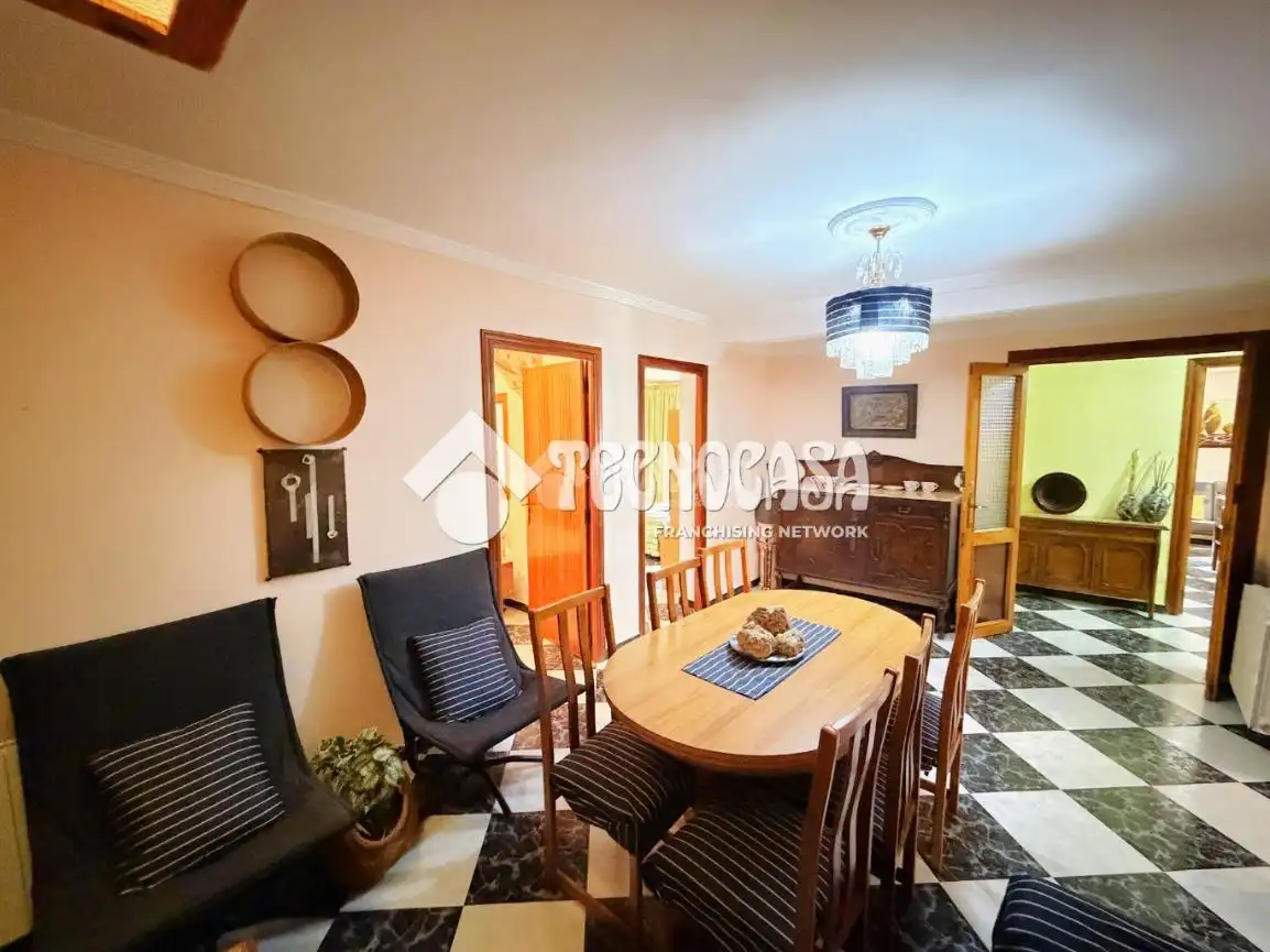 Comedor de Casa adosada en venta en Campillo de Altobuey con Calefacción, Jardín privado y Terraza
