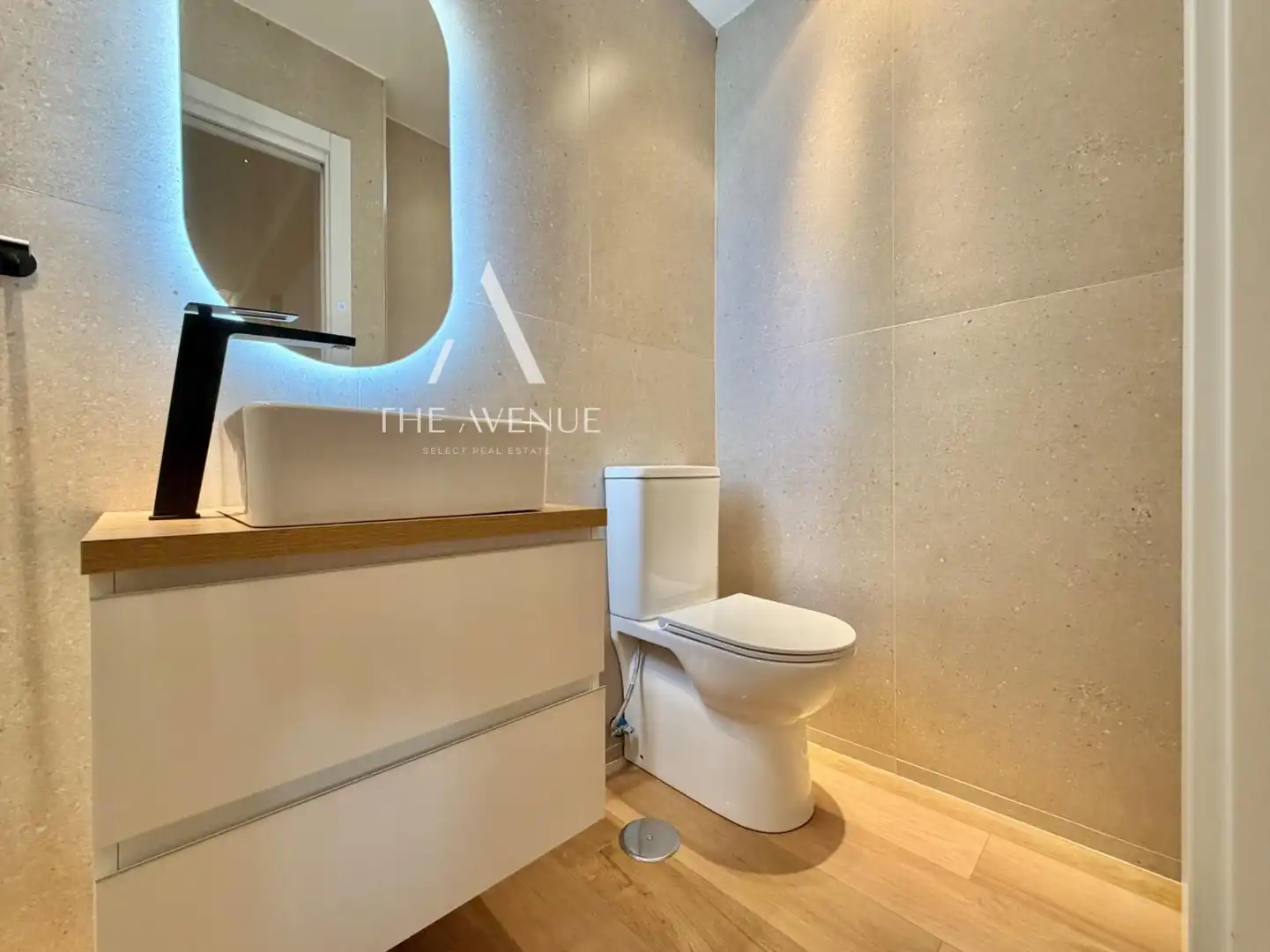 Bathroom of Flat for sale in Madrid  with Air Conditioner, Storage room and Furnished