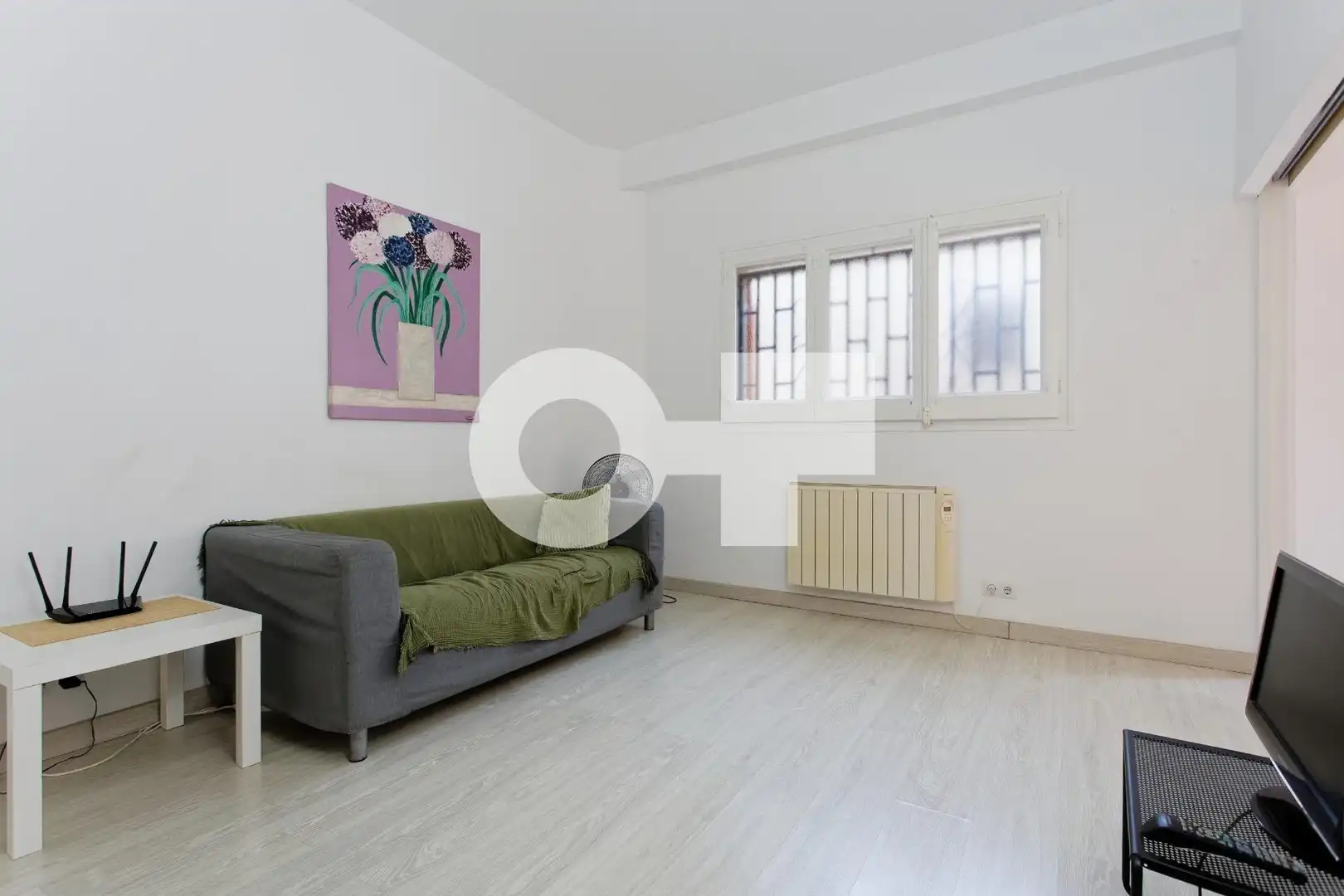 Sala d'estar de Estudi en venda en Barcelona amb Calefacció, Parquet i Moblat