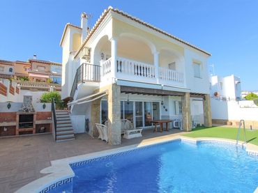 Doppelhaushälfte mit Pool zum Verkauf in Urbanización Santa Rosa