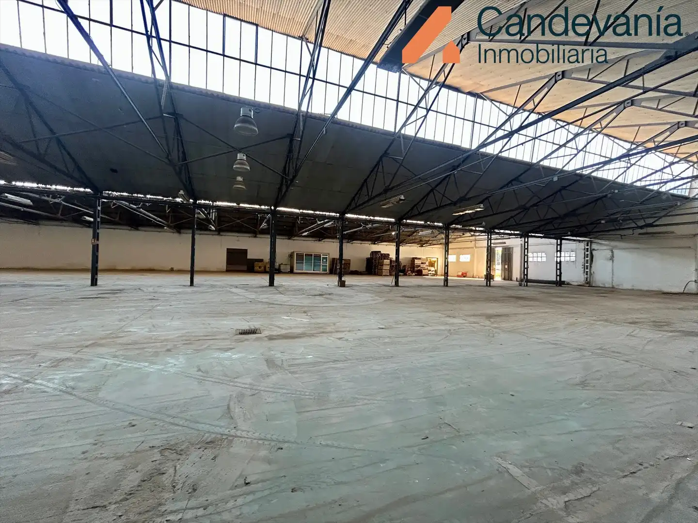 Nave industrial en venta en Zuera