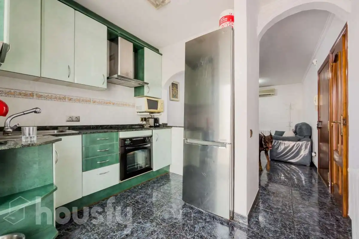 Kitchen of Houses for sale in Badalona  with Air Conditioner, Heating and Terrace