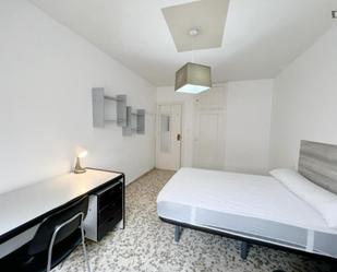 Bedroom of Apartment to share in  Granada Capital  with Heating, Furnished and Washing machine