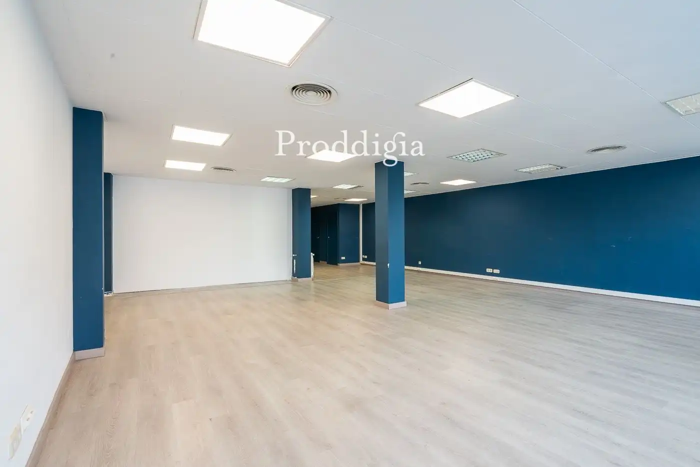 Office for rent in Barcelona  with Air Conditioner, Heating and Internet