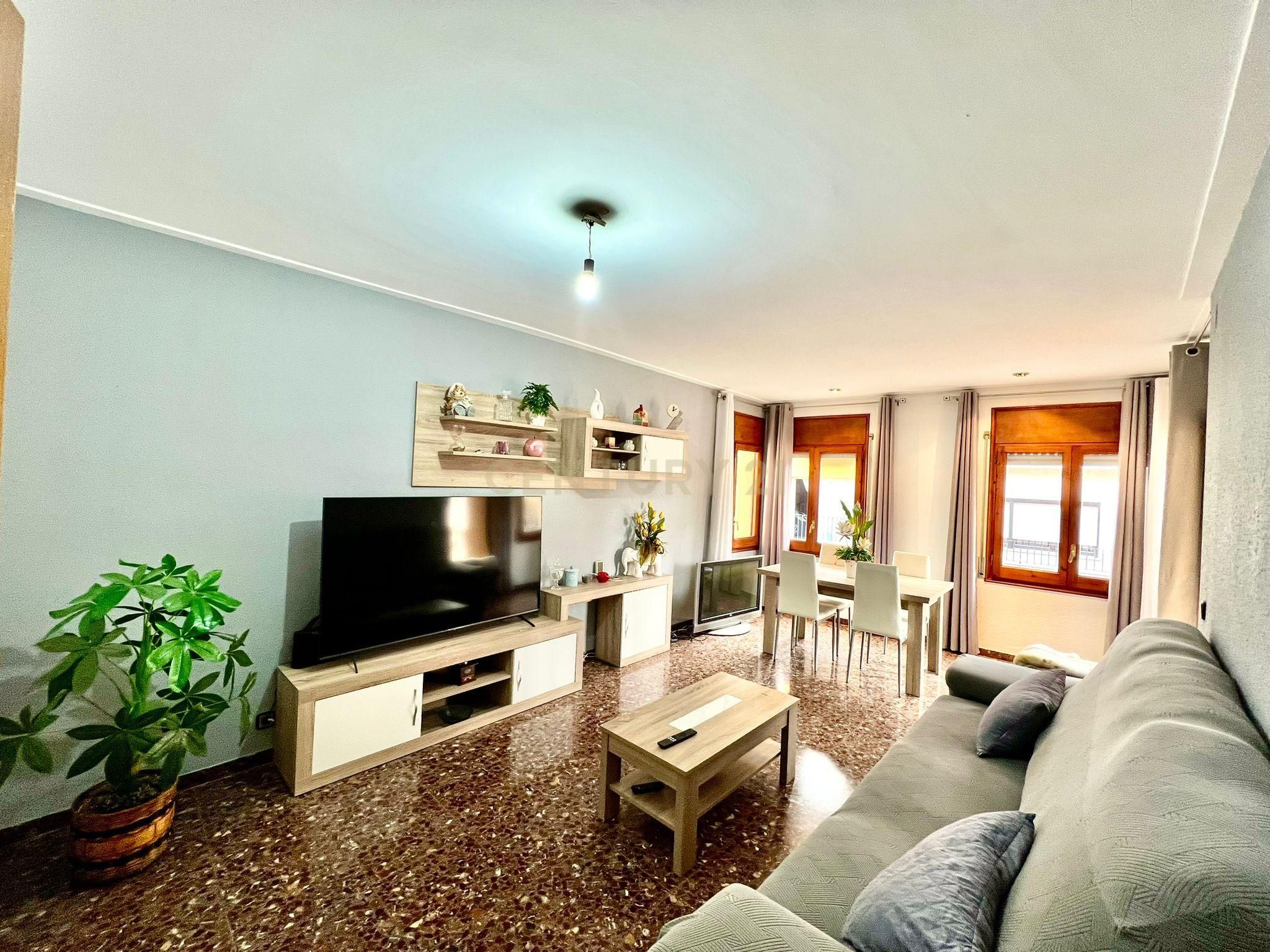 Sala d'estar de Casa o xalet en venda en Girona Capital amb Traster i Alarma