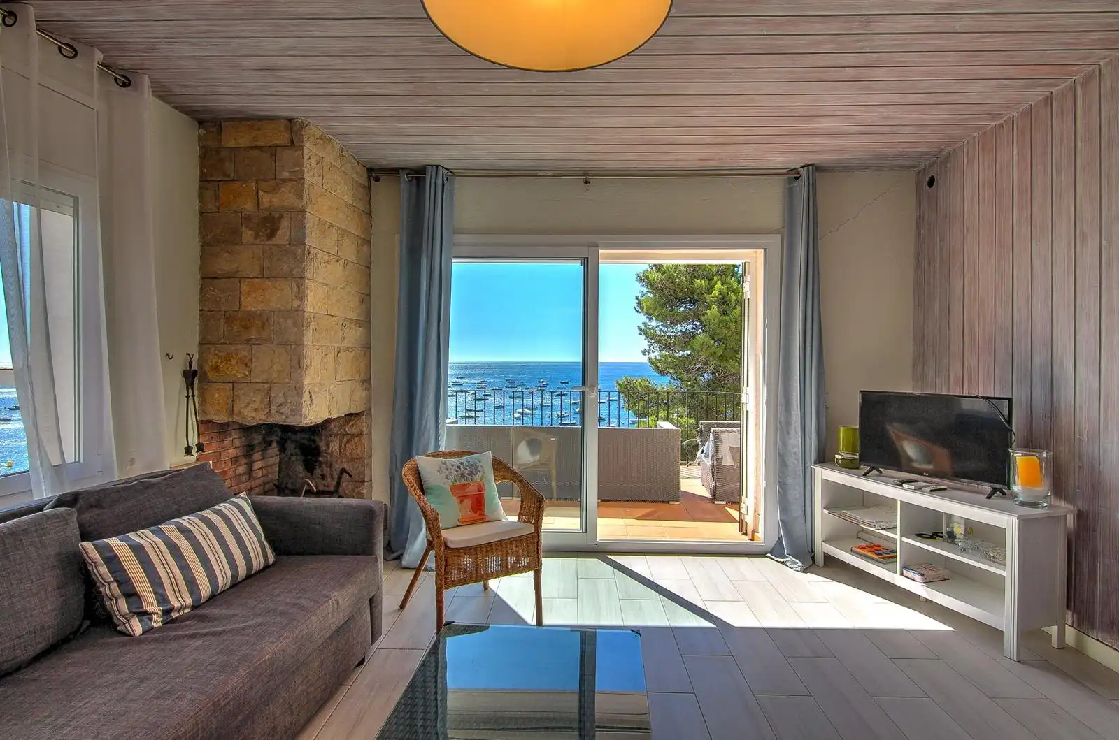 Sala d'estar de Casa adosada en venda en Palafrugell