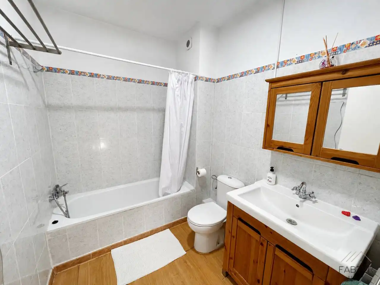 Bathroom of Flat for sale in Polinyà  with Heating, Parquet flooring and Storage room