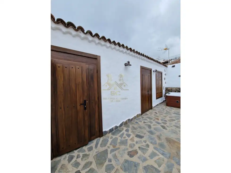 Vista exterior de Casa o xalet en venda en Icod de los Vinos amb Terrassa i Moblat