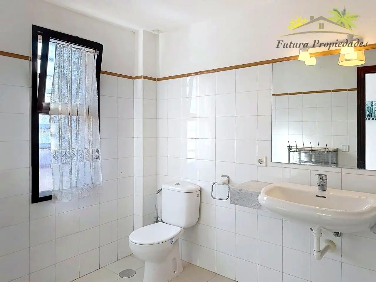 Baño de Piso en venta en Teguise con Terraza y Piscina comunitaria