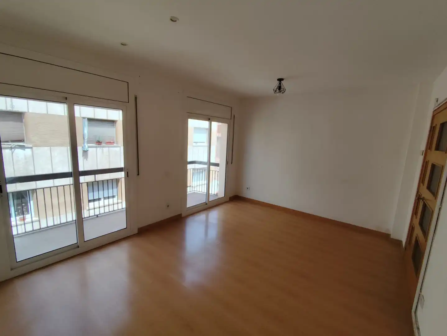 Sala de estar de Piso en venta en Barcelona con Calefacción, Parquet y Horno