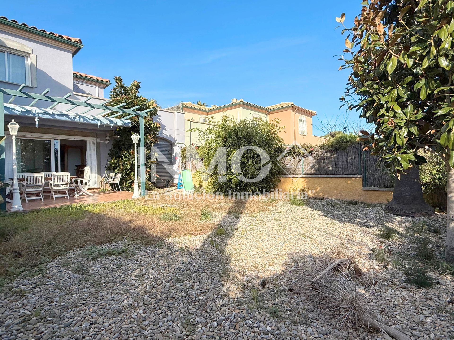 Einfamilien-Reihenhaus zum Verkauf in Mont-roig del Camp mit Klimaanlage, Heizung und Privatgarten