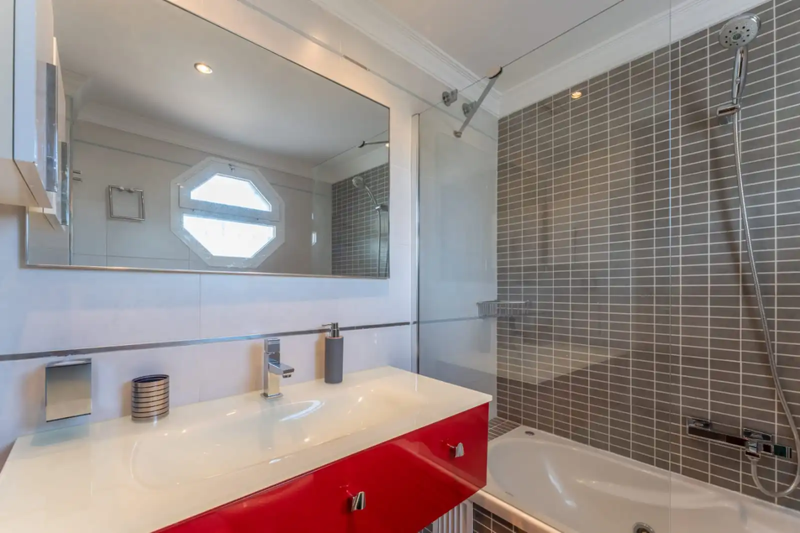 Baño de Casa adosada de alquiler en Benalmádena con Aire acondicionado, Terraza y Trastero