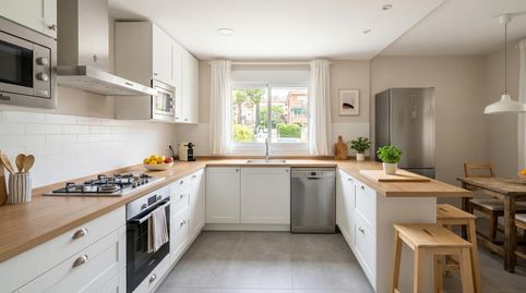 Photo 2 of Single-family semi-detached for sale in C. de Saturno, Casco Histórico de Barajas, Madrid Capital