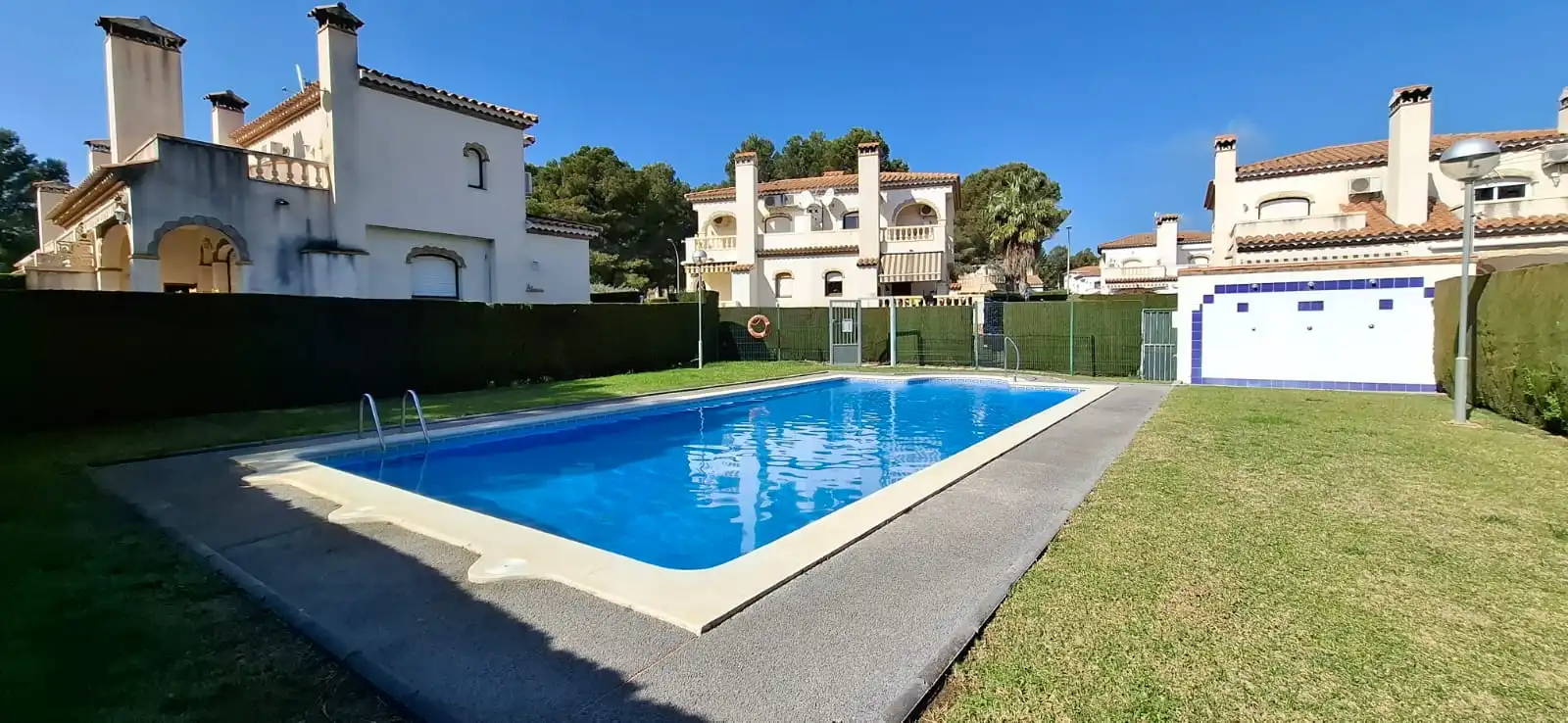 Piscina de Casa adosada en venta en Mont-roig del Camp con Calefacción, Jardín privado y Terraza