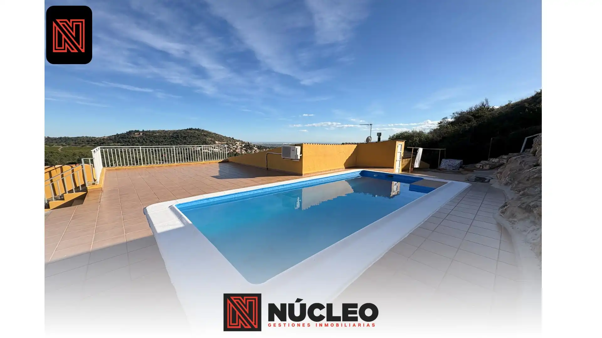 Piscina de Casa o xalet en venda en Borriol amb Aire condicionat, Calefacció i Jardí privat