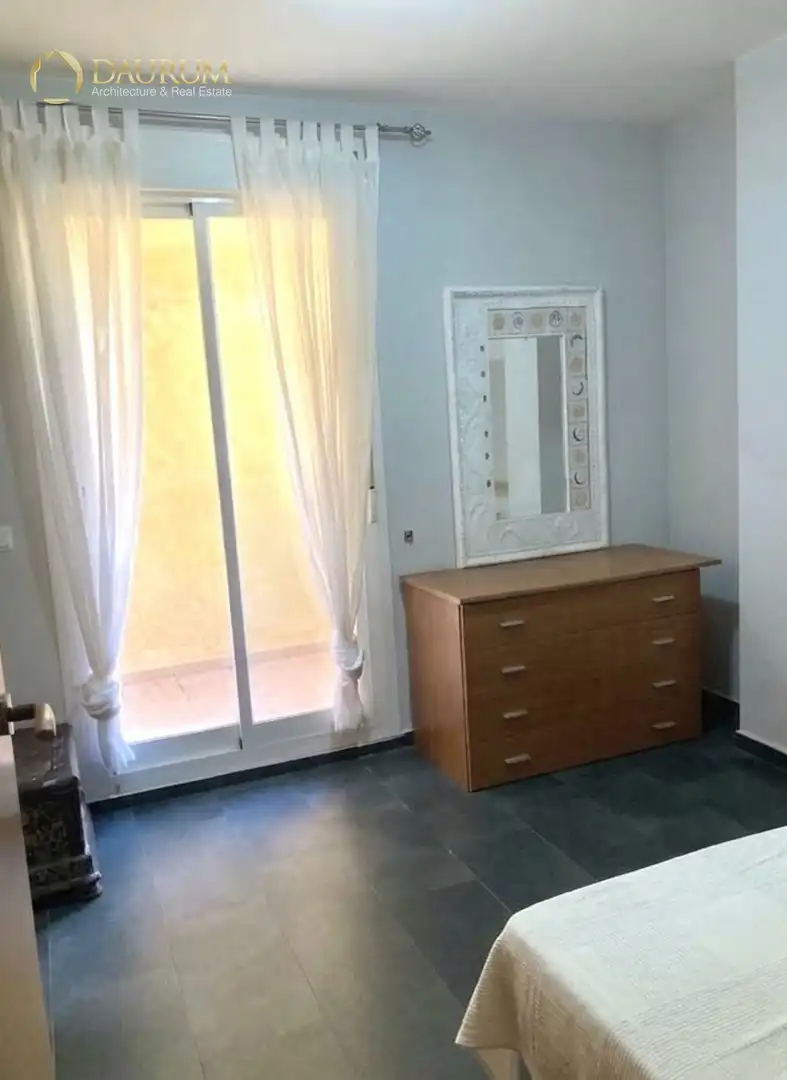 Bedroom of Flat for sale in Casc Urbà