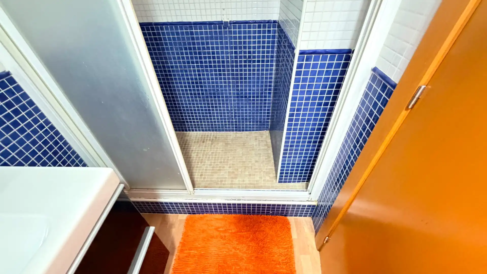 Badezimmer von Wohnungen zum Verkauf in Los Montesinos mit Klimaanlage, Terrasse und Möbliert