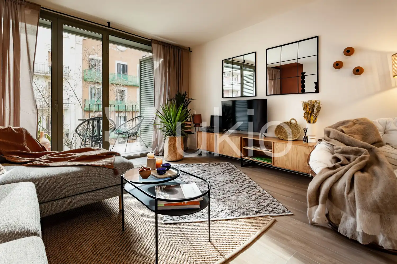 Apartamento con terraza en alquiler en Carrer de Rocafort