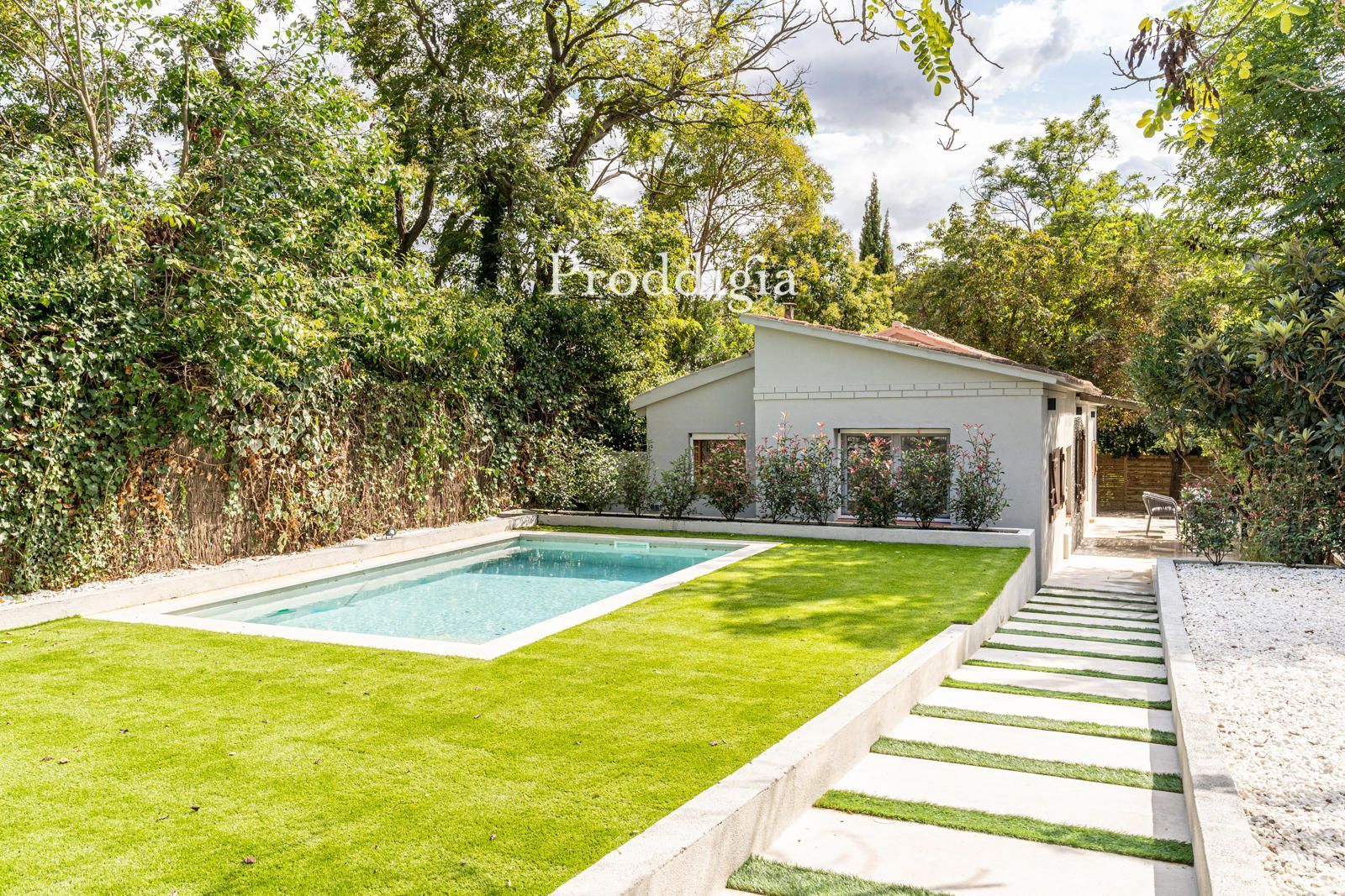 Swimming pool of House or chalet to rent in Sant Cugat del Vallès  with Terrace, Swimming Pool and Alarm