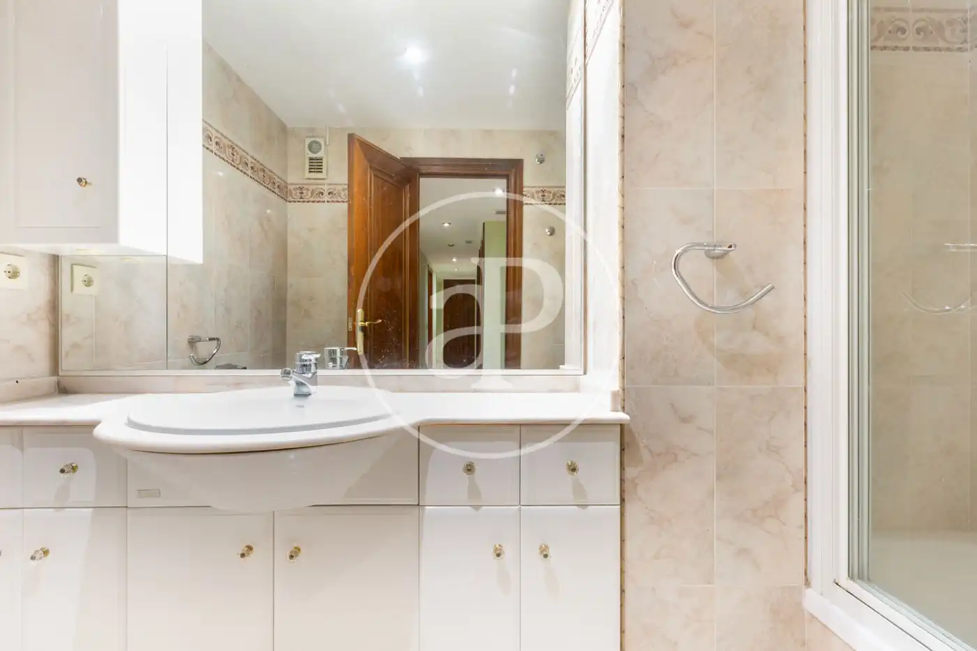 Baño de Piso en venta en Valencia con Aire acondicionado, Calefacción y Terraza