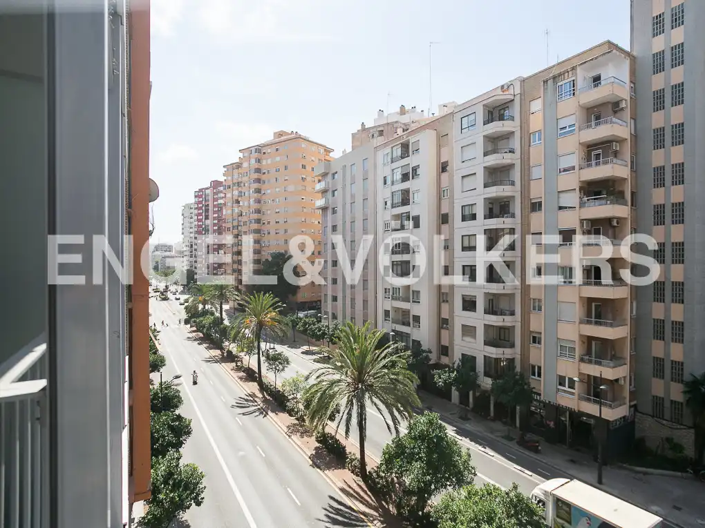Außenansicht von Wohnung zur Miete in Valencia mit Klimaanlage, Heizung und Terrasse