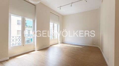 Foto 3 de Piso de alquiler en Avinguda del Regne de València, Russafa, Valencia Capital