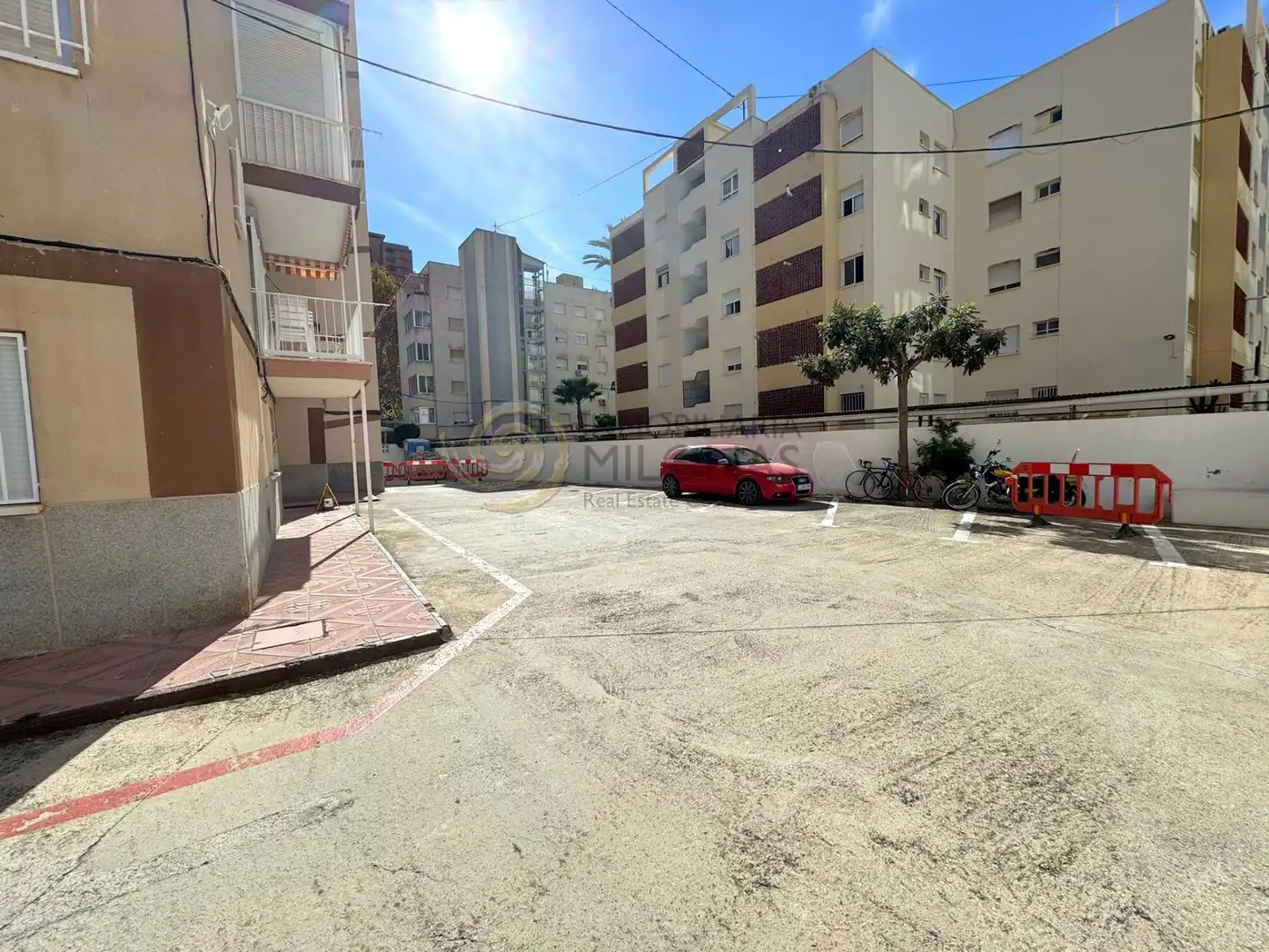 Parking de Estudio en venta en Benidorm con Aire acondicionado, Jardín privado y Amueblado